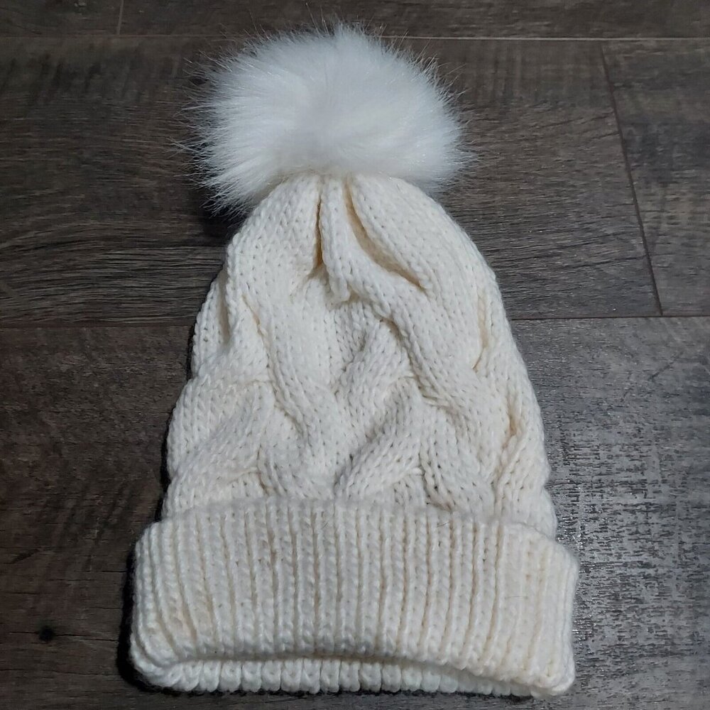 Express Fuzzy Pom Pom Beanie Cableknit Toboggan Hat Cream New With Tags - Picture 6 of 11